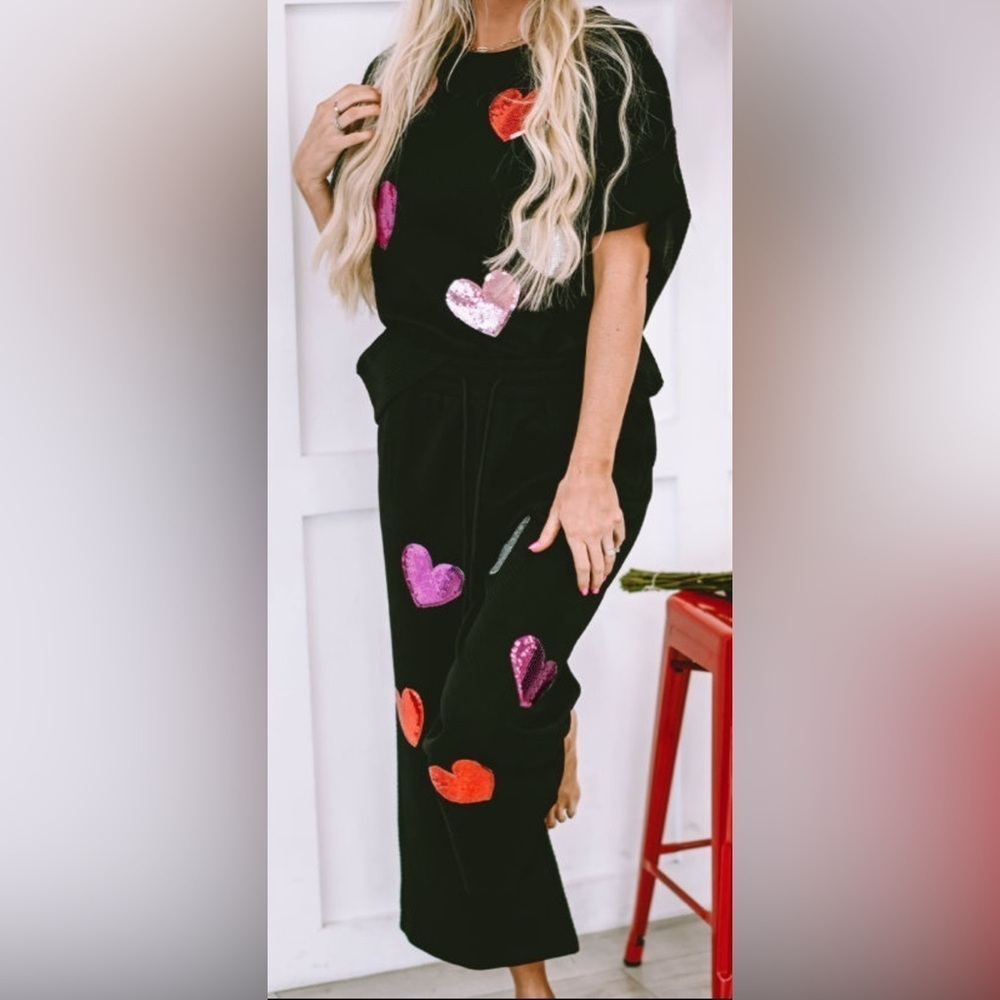 Black Heart Print Lounge Set - Picture 2 of 8